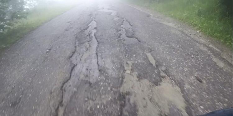 Lucrările de întreținere a drumului care duce spre Semenic pot costă 700.000 de lei