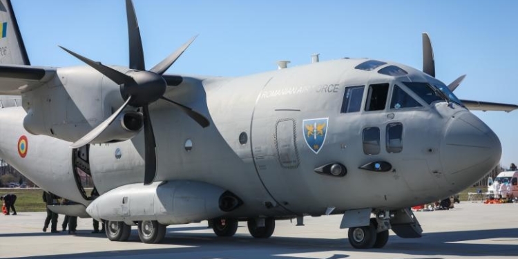 Pacienți cu COVID-19 tranferați cu o aeronavă Spartan, din București la Timișoara