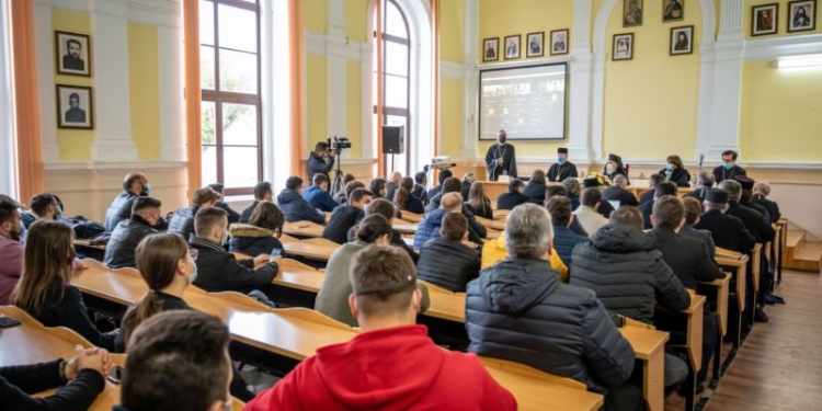 Colocviu Naţional la Universitatea „Aurel Vlaicu” din Arad