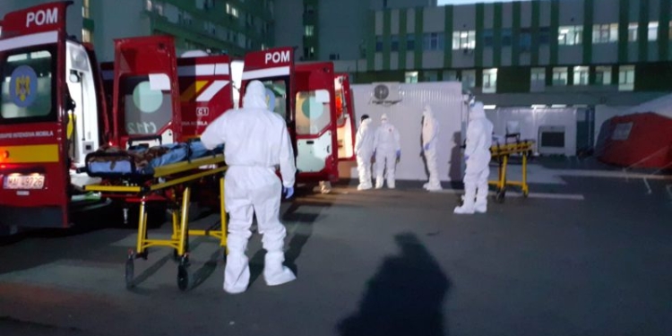 Alți șapte pacienți români, în stare gravă, pozitivi COVID-19, vor fi astăzi transportați spre Ungaria