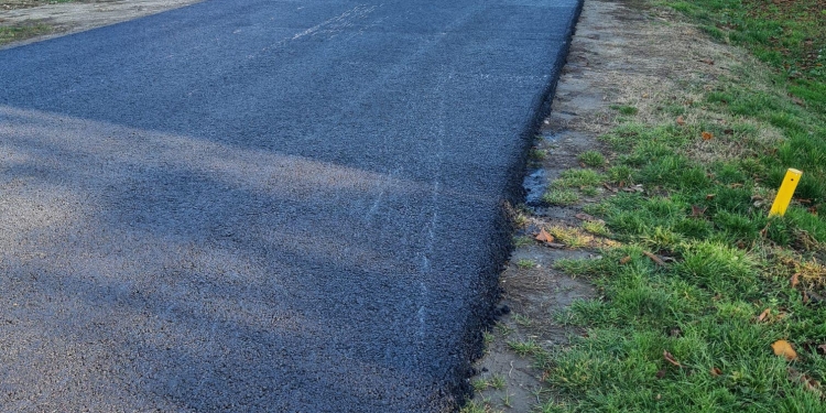 Asfalt pe mai multe străzi din Covaci