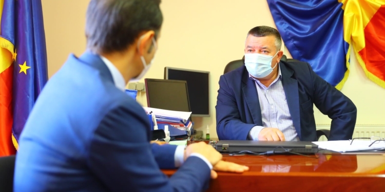 Primarul comunei Sânmihaiu Român, tête-à-tête cu șeful CJ Timiș