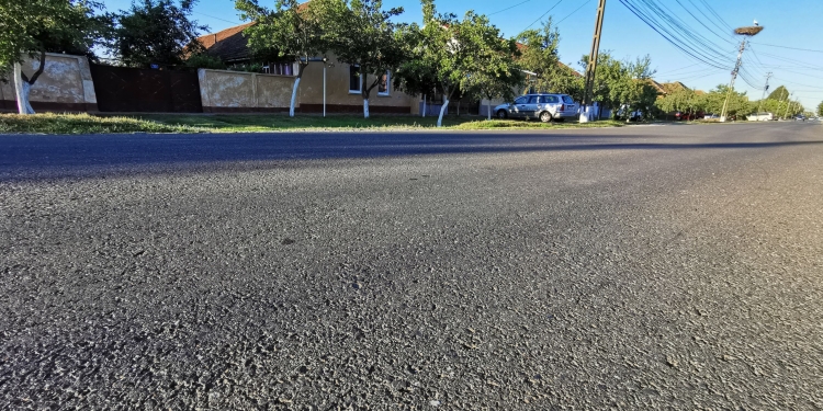 Banii europeni, cei mai buni ”prieteni” ai primarilor. Sânandrei: fondurile UE folosite la asfaltare