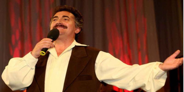 Artistul Petrică Mîțu Stoian a Murit! UPDATECunoscutul interpret de muzică populară, Petrică Mîțu Stoian, internat în stare gravă la Spitalul Județean din Reșița