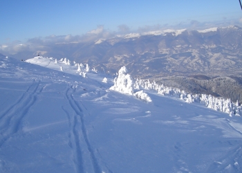 VIDEO. ”Prea frumos, prea ca la Straja”. Ninge ca în povești în zona de munte din Hunedoara