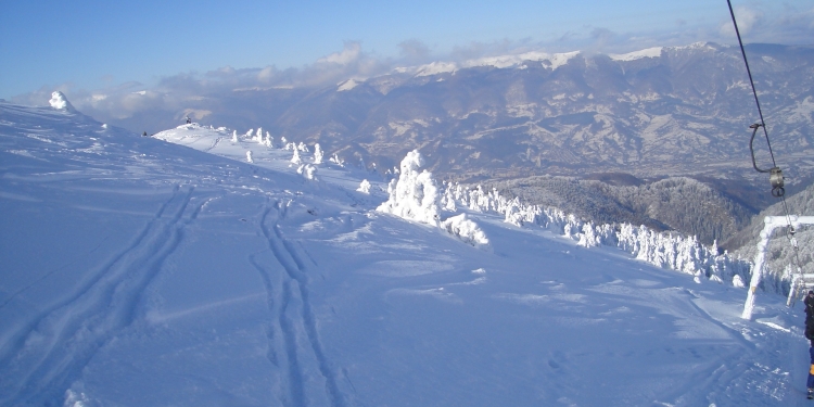 VIDEO. ”Prea frumos, prea ca la Straja”. Ninge ca în povești în zona de munte din Hunedoara