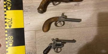 Un adevărat arsenal descoperit de polițiști în casa unui timișorean