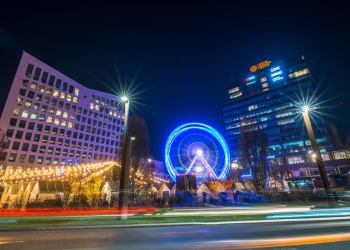 Ho-ho-hoinăriţi voioşi în târgul de iarnă care se deschide sâmbătă la Timișoara