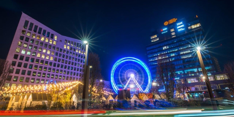 Ho-ho-hoinăriţi voioşi în târgul de iarnă care se deschide sâmbătă la Timișoara