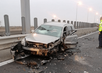 Cinci persoane rănite pe A1, lângă Timișoara, după ce un „bizon” a intrat pe contrasens, pe șoseaua de mare viteză