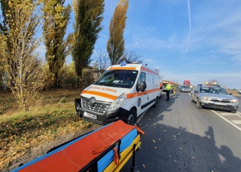 Timișoara: Un tir a lovit o ambulanță care transporta doi bebeluși