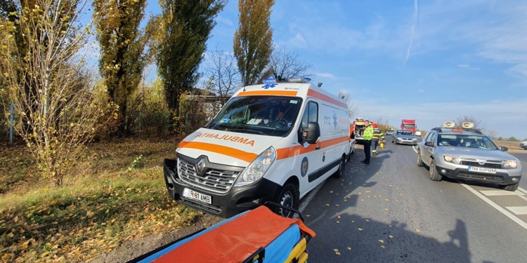 Timișoara: Un tir a lovit o ambulanță care transporta doi bebeluși