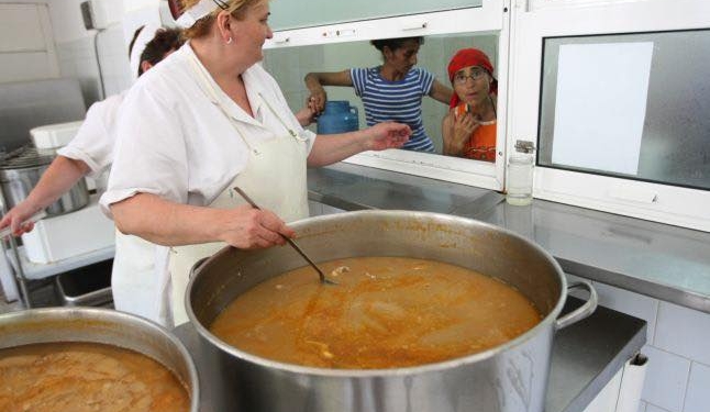 Cantina de ajutor social din Lugoj a fost desființată! Călin Dobra: „Primăria Lugoj lasă zeci de oameni aflați într-o situația grea, fără o masă caldă”