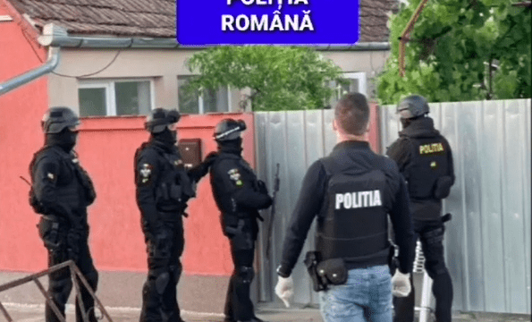 TIMIȘ: Suspecți de contrabandă, treziți din pat de mascați! Operațiune de amploare împotriva traficanților de țigări