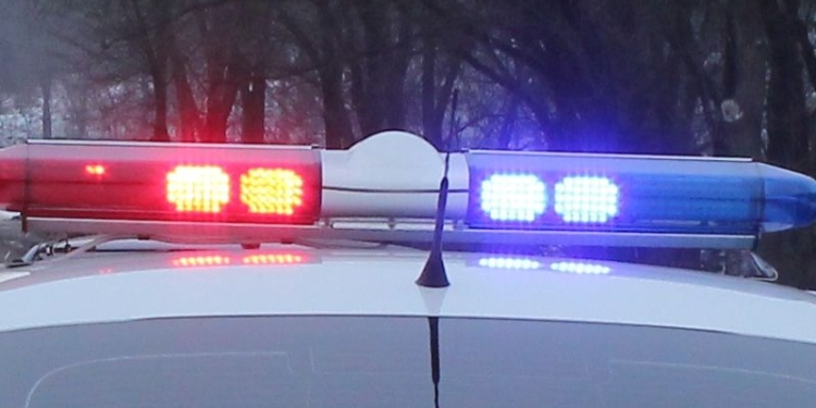 VIDEO 3 persoane au ajuns la spital după ce o mașină a intrat pe contrasens