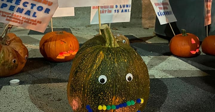 „Primăria Groazei!” Protest al elevilor liberali în fața Primăriei Timișoara