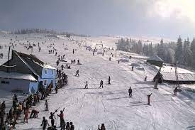 Parcare cu 250 de locuri a fost inaugurată în staţiunea Straja