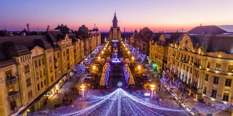 Dacă nu vor mai avea căldură, timișorenii se vor putea încălzi la luminițe! Primăria organizează târgul de Crăciun