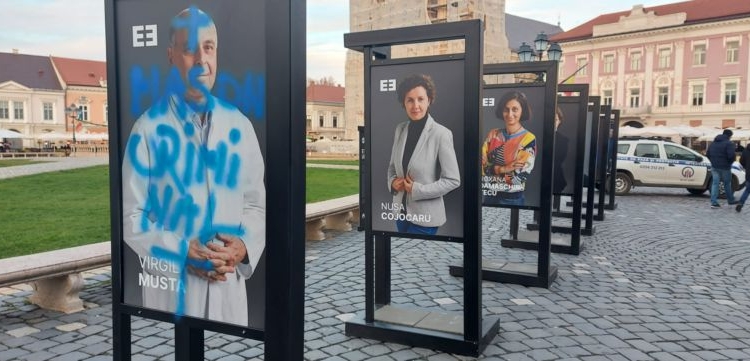 Fotografia unui medic din Timișoara a fost vandalizată. Aceasta face parte din cadrul unei campanii care are loc în Piața Unirii