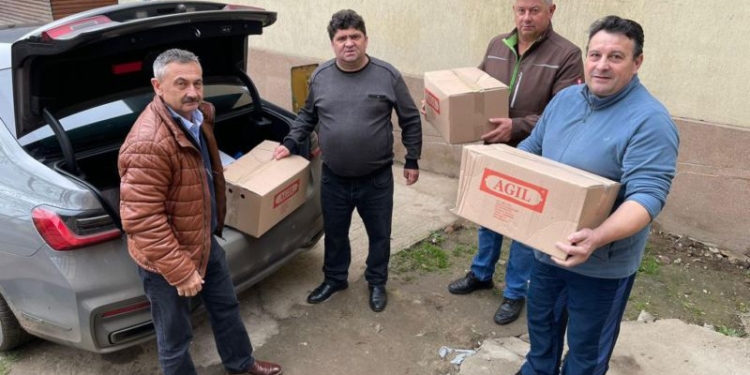 Sărbători mai frumoase pentru zeci de bătrâni de Centrul de Persoane Vârstnice din Comloșu Mare! Rotary Cetate din Timișoara a făcut donații importante