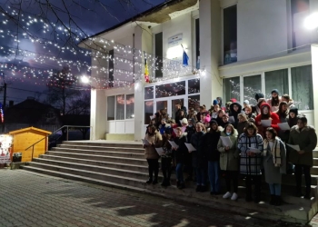 Moș Crăciun a venit încărcat cu daruri și la copiii din comuna Cărpiniș