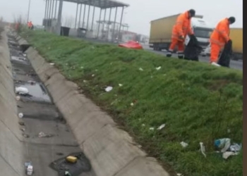 VIDEO Românii care muncesc în străinătate nu mai vor o țară ca afară! Cum trec granița, cum golesc sacoșele de gunoaie în șanțuri