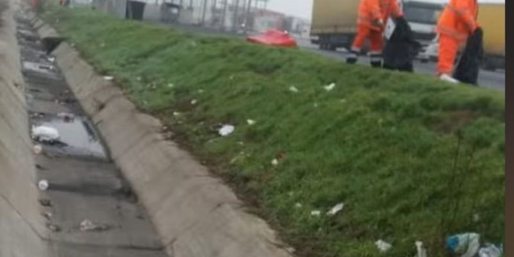 VIDEO Românii care muncesc în străinătate nu mai vor o țară ca afară! Cum trec granița, cum golesc sacoșele de gunoaie în șanțuri