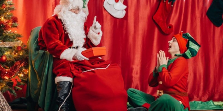 Atenție, copii și părinți! Moș Crăciun și gașca „Bambilici” vin joi la Cărpiniș