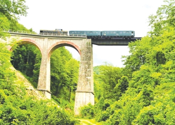 Cea mai veche cale ferată montană se închide în timpul săptămânii