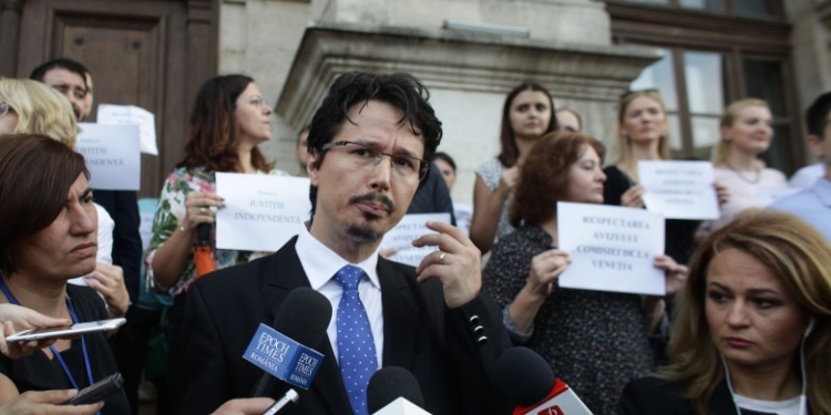 Filmulețele postate pe TikTok i-au adus excluderea din Magistratură judecătorului Cristian Dănileț
