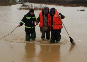 Intervenții în mai multe județe după inundațiile din țară