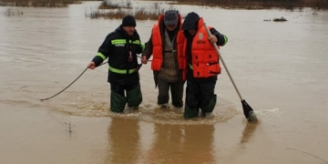 Intervenții în mai multe județe după inundațiile din țară