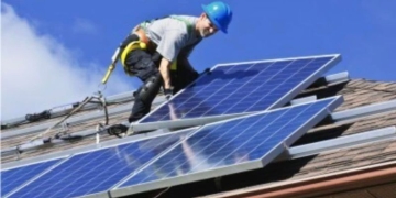 Primăria Făget ajută locuitorii orașului să-și pună panouri fotovoltaice