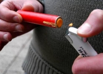 Semnal de alarmă tras de polițiști în prag de Revelion: „Înainte de a folosi produsele pirotehnice, studiaţi atent instrucţiunile”