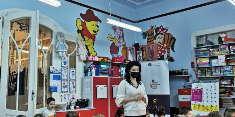 Ateliere culturale pentru copii organizate de profesori universitari de la „Aurel Vlaicu” Arad