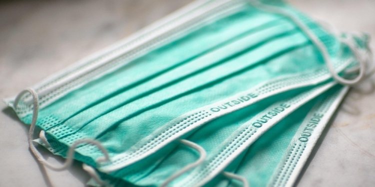 Poliţiştii trebuie să verifice masca. Europol: Vom avea al doilea job: croitor filator