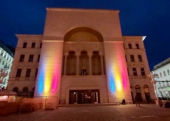Teatrul Național din Timișoara a iluminat Palatul Culturii în culorile drapelului