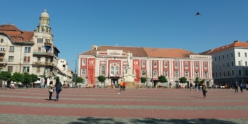 Piața Libertății din Timișoara înverzește