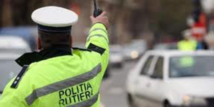 Dosare penal pentru patru bărbați care au fost prinși fără permis de conducere la volan