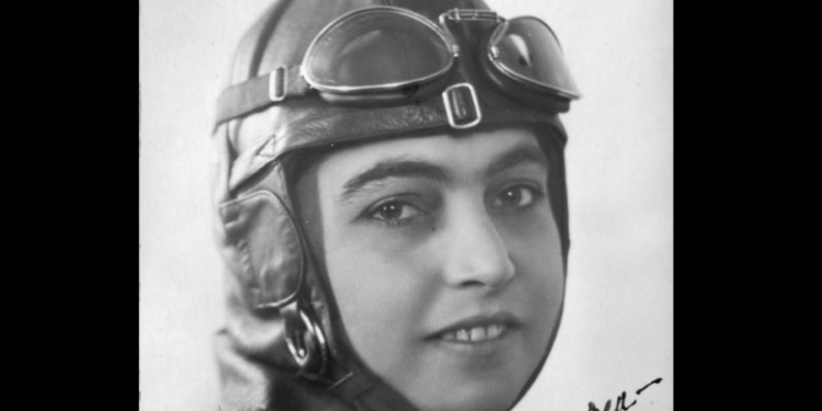 Anul 2022, dedicat Smarandei Brăescu – prima femeie parașutist a României