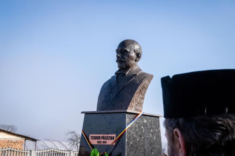 Bustul istoricului Teodor Păcățian a fost dezvelit în județul Arad. Manifestarea face parte Bicentenarul Teologie Arădene
