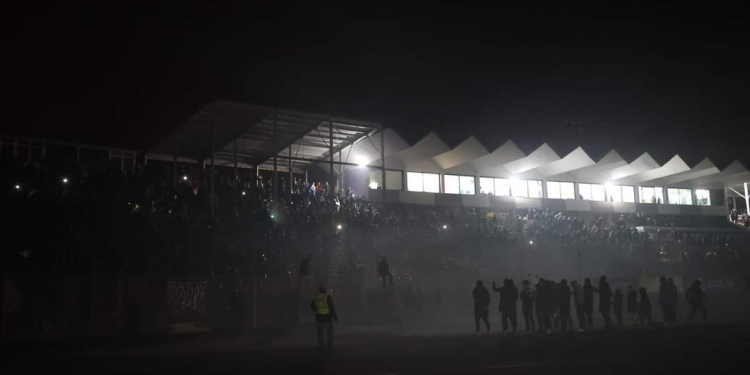 Timișoara pierde încă o dată, pe mâna politicienilor! ”Mulțumim Consiliului Județean!”, au strigat suporterii Politehnicii Timișoara, care a pierdut la „masa verde” din cauză că a picat nocturna pe „Dan Păltinișanu”