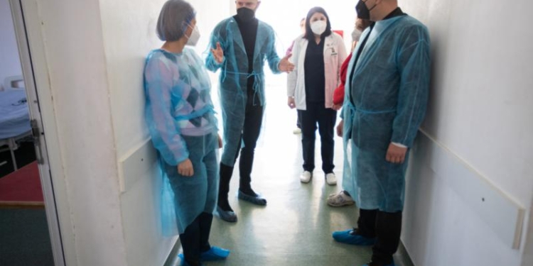 Prefectul județului Timiș despre Clinica de Neuropsihiatrie Infantilă a Spitalului de Copii Timișoara: „Nu se stă în frig. E cald peste tot. Pe de altă parte, nu este apă caldă”