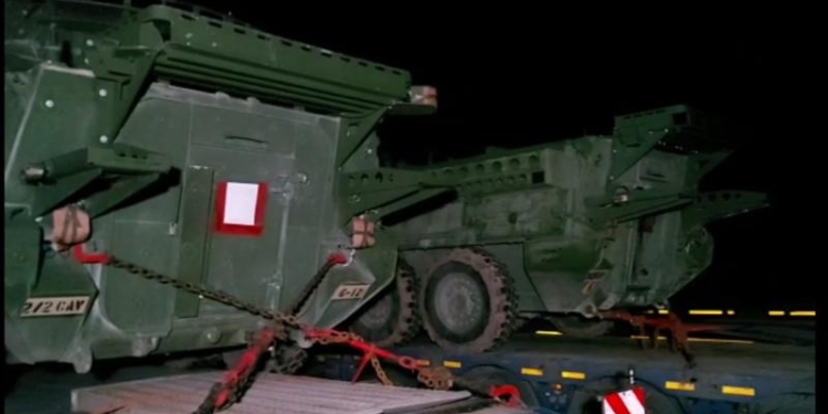 VIDEO Transportoare blindate și vehicule militare americane au ajuns în România, prin vama Nădlac