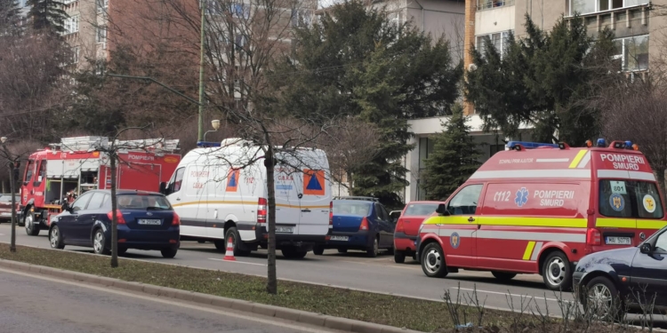 Panică într-un bloc din Timișoara, după ce s-a simțit miros puternic de gaz