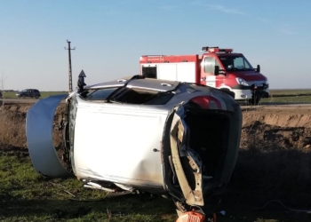 Accident grav în vestul țării. O persoană a rămas încarcerată