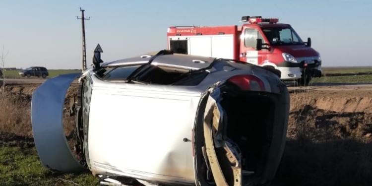 Accident grav în vestul țării. O persoană a rămas încarcerată