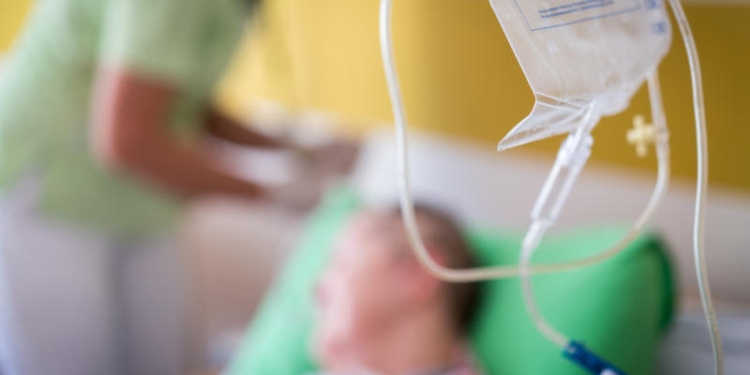 Zile libere și îndemnizație pentru persoanele care îngrijesc bolnavii de cancer