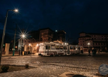 Cină în tramvai, de De Ziua Îndrăgostiților