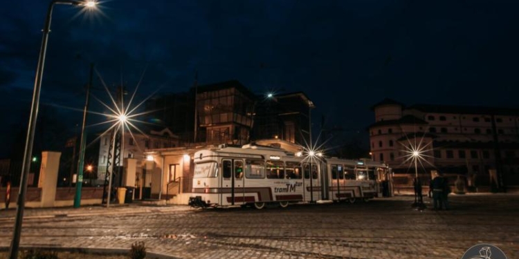 Cină în tramvai, de De Ziua Îndrăgostiților